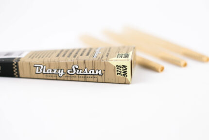 Blazy Susan King Size Unbleached Pre Rolled Cones Display Box 1 1 scaled 1.jpg